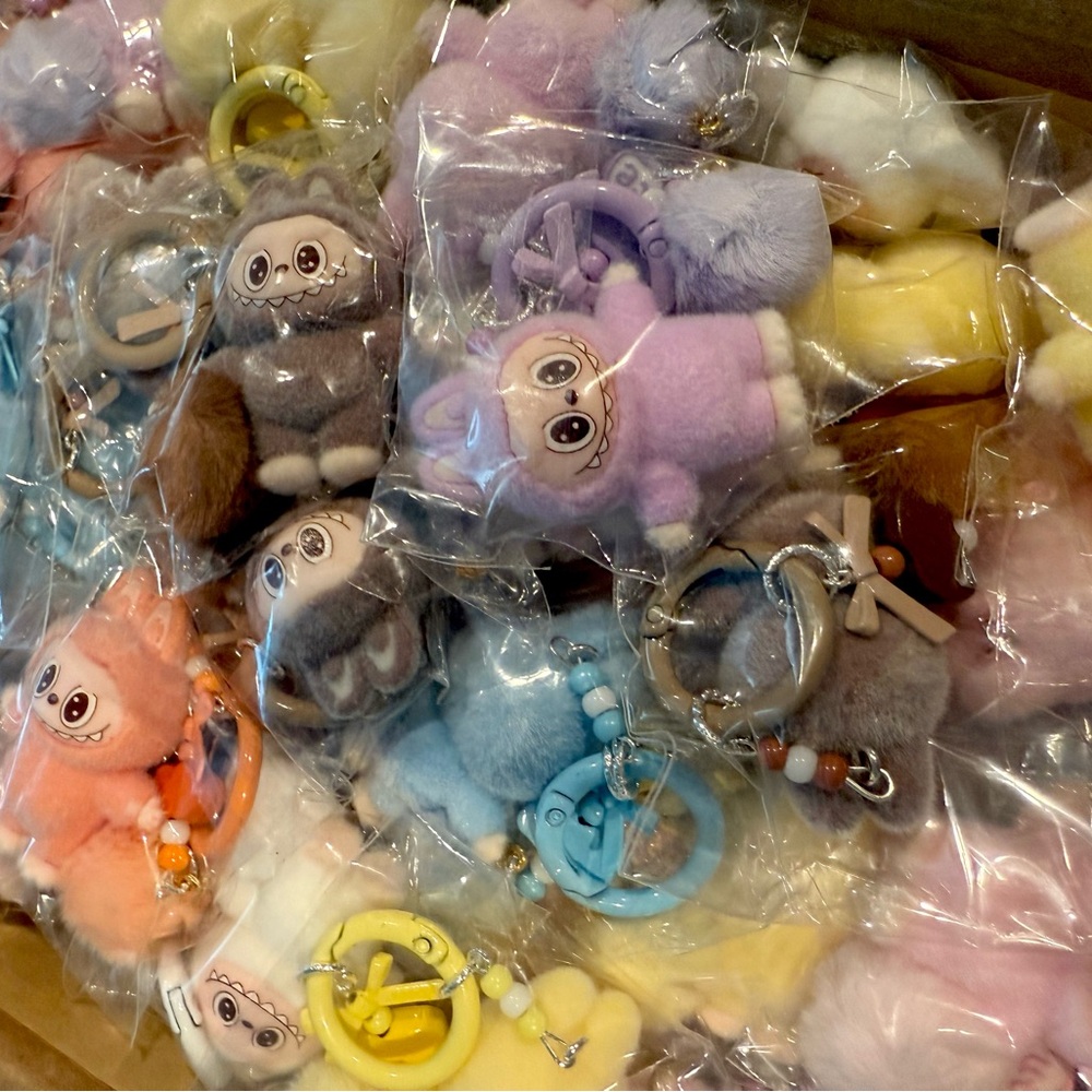 Labubu Colorful Keychain Set - Picture 5 of 6